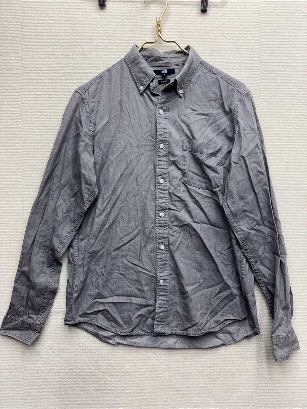 Uniqlo Men's Gray Long-Sleeve Button-Down Shirt Med